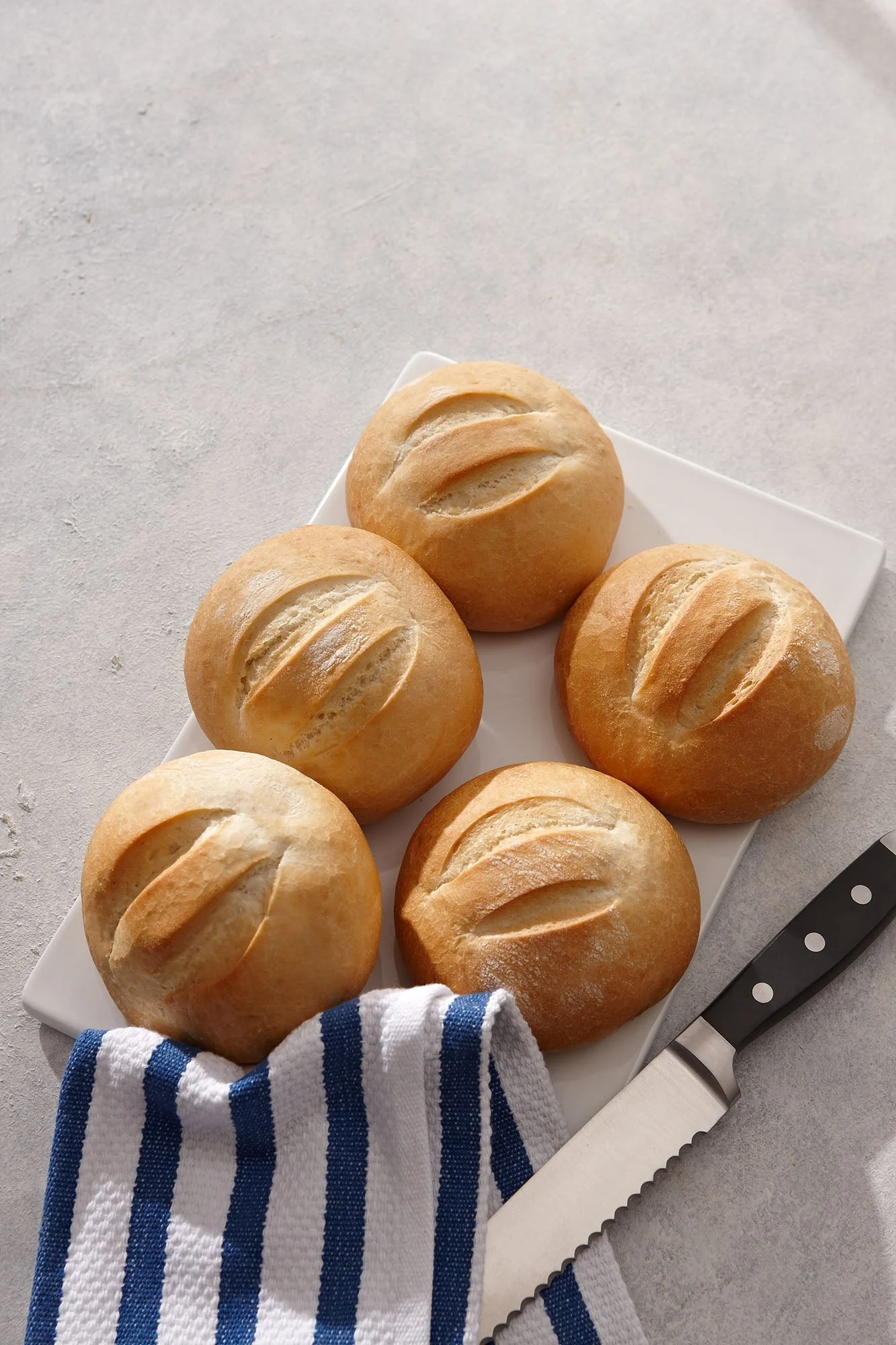 Vie De France French Round Soft Sandwich 4 Inch 2.9 Ounce Size - 88 Per Case.