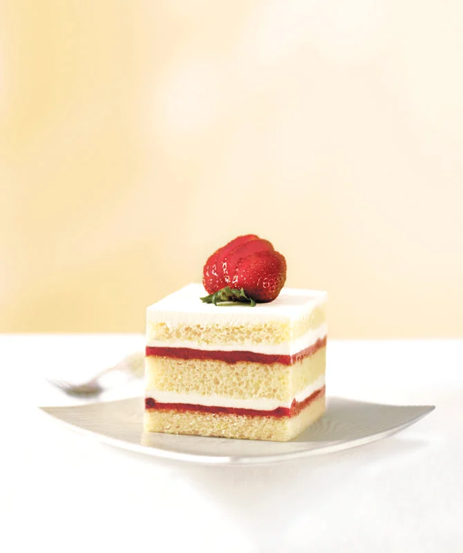 The Original Cakerie Layer (2 Inch x6 Inch ) Strawberry Shortcake Uncut 185 Ounce Size - 2 Per Case.