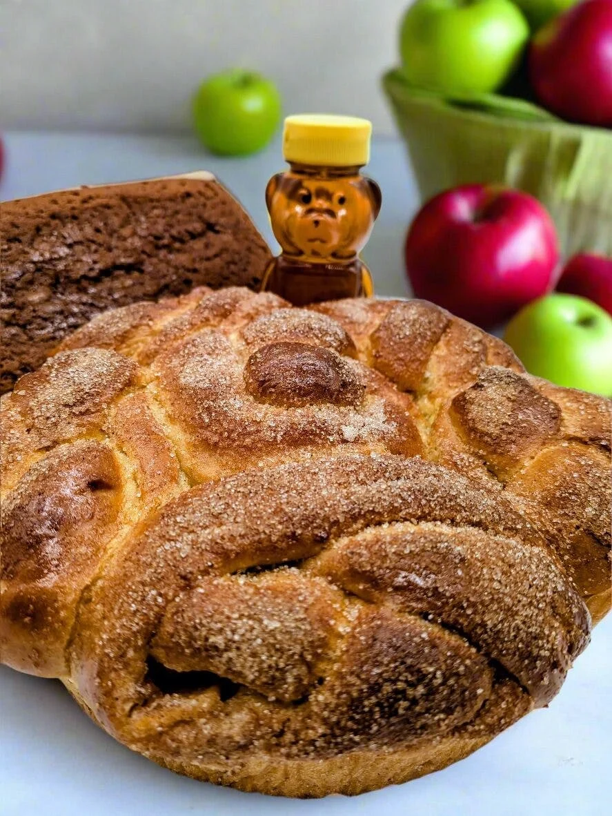 Rosh Hashanah Apple + Honey Gift Box